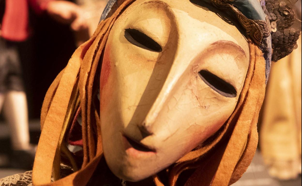 Se exhiben 75 marionetas de distintas técnicas. 