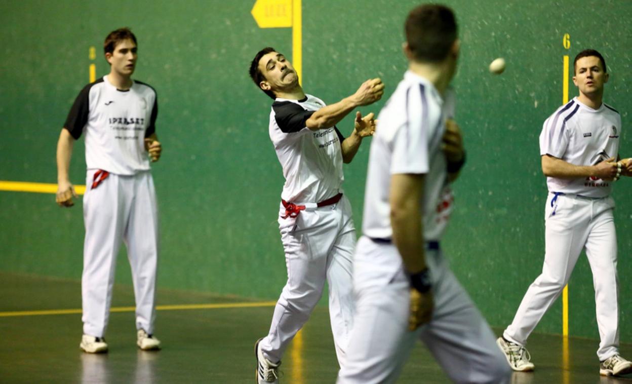 En mano parejas Eple tiene un equipo en División de Honor. 