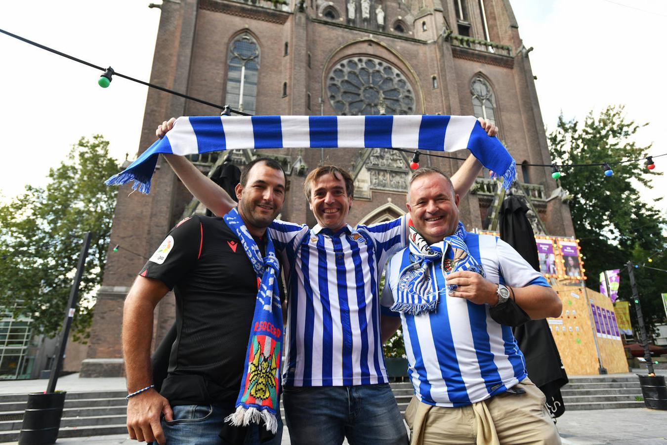 PSV - Real Sociedad: Ambiente txuri-urdin en las calles de Eindhoven