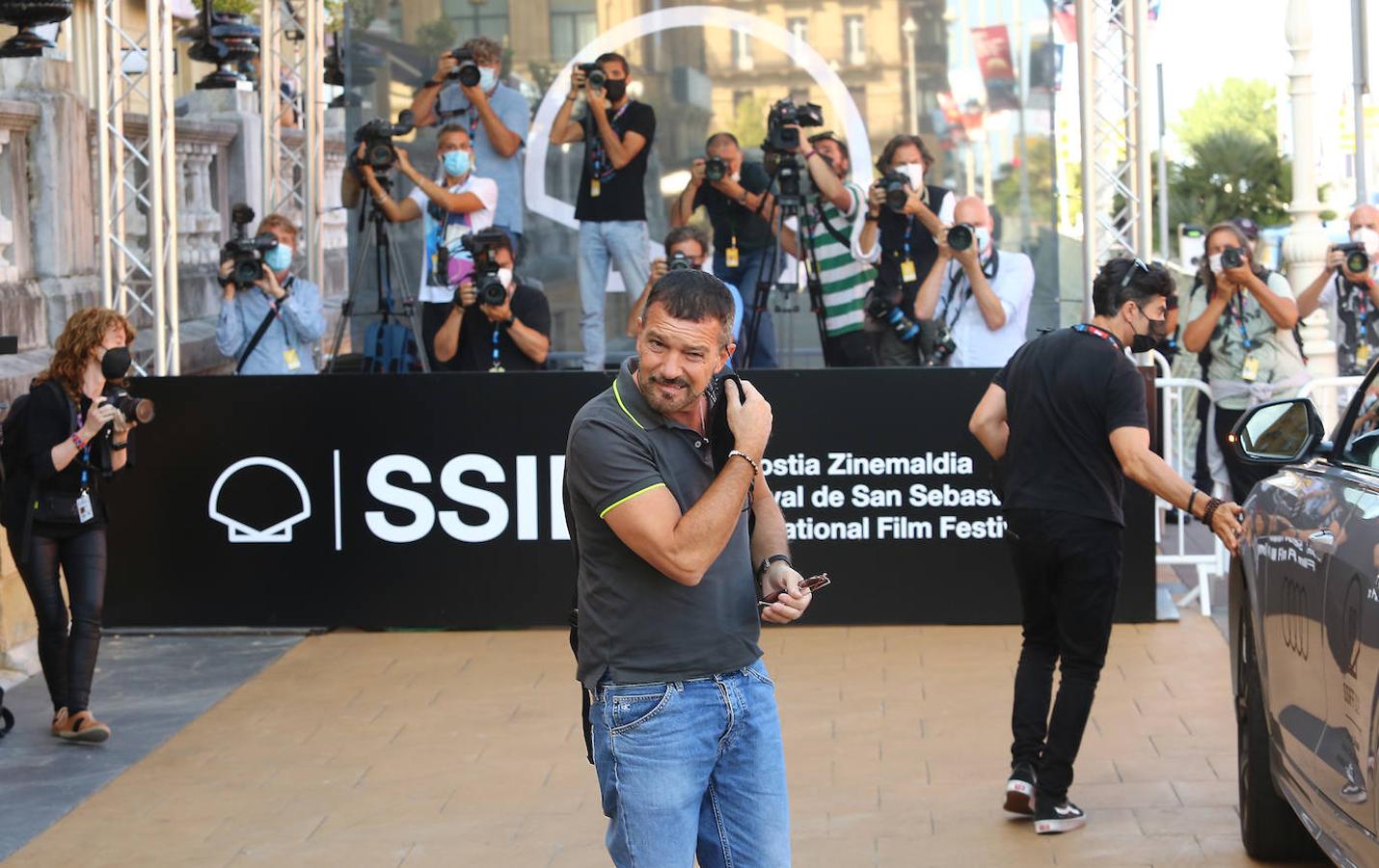 Fotos: Penélope Cruz y Antonio Banderas brillan en la alfombra roja del Zinemaldia