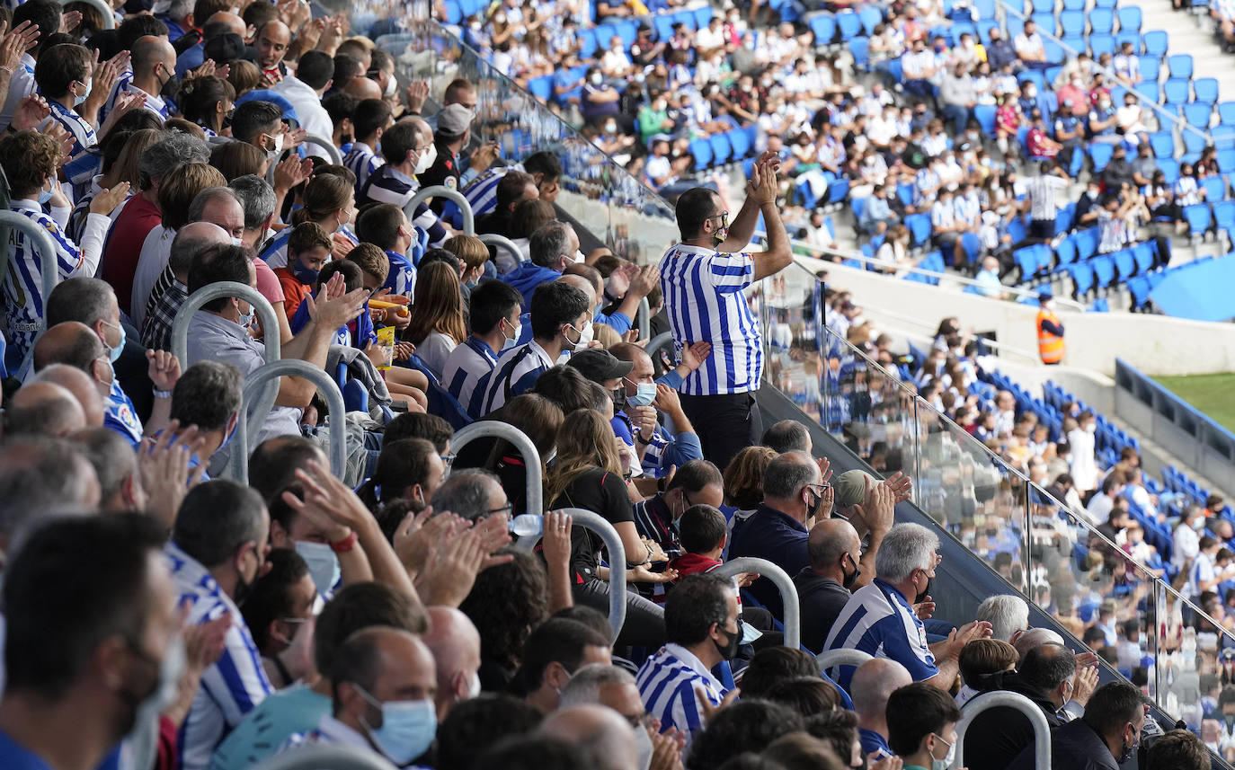 Fotos: Las aficionados de la Real vuelven ocupar sus asientos