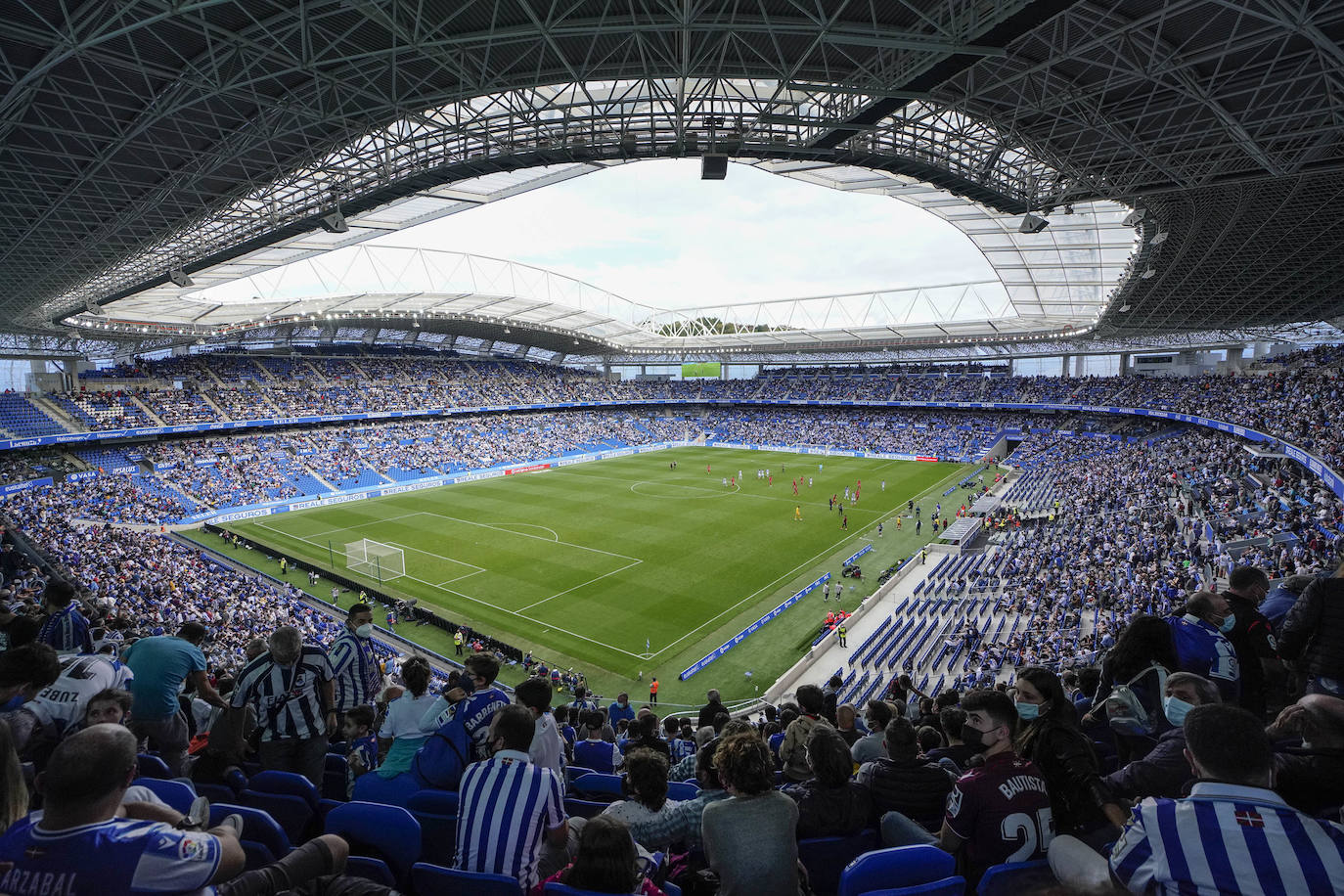 Fotos: Las aficionados de la Real vuelven ocupar sus asientos