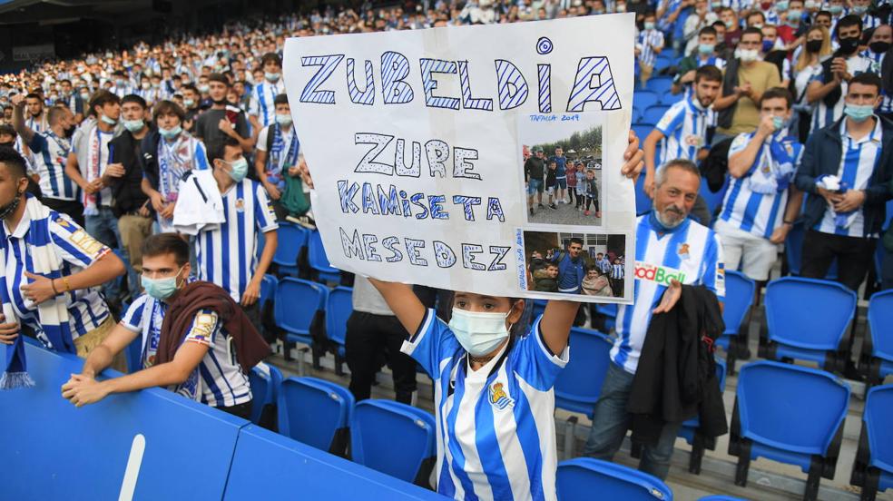 Las aficionados de la Real vuelven ocupar sus asientos