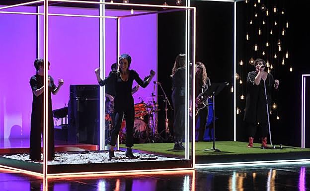 «Nahiko arraroa da guretzako Zinemaldian egotea, baina gustora egon gara»