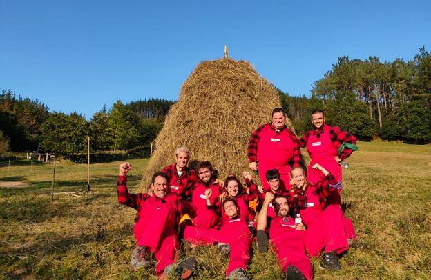 Baserria reallity-ko lehen denboraldiko talde gorria. 