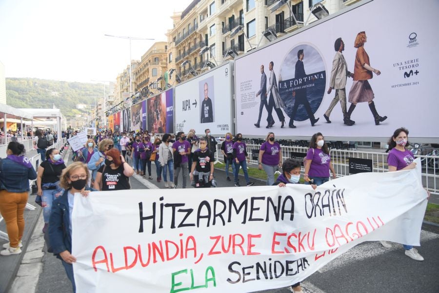 Fotos: Protesta de las trabajadoras de las residencias de Gipuzkoa