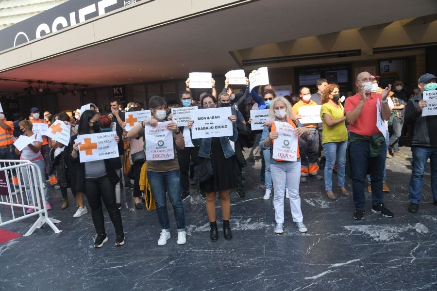 Fotos: Protesta de las trabajadoras de las residencias de Gipuzkoa