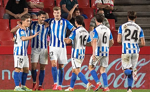 ¿Qué nota les das a jugadores y entrenador de la Real Sociedad ante el Granada?