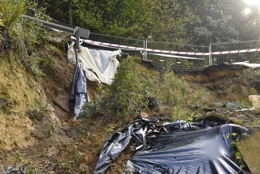 Fotos: Los vecinos de Ulia temen los desprendimientos