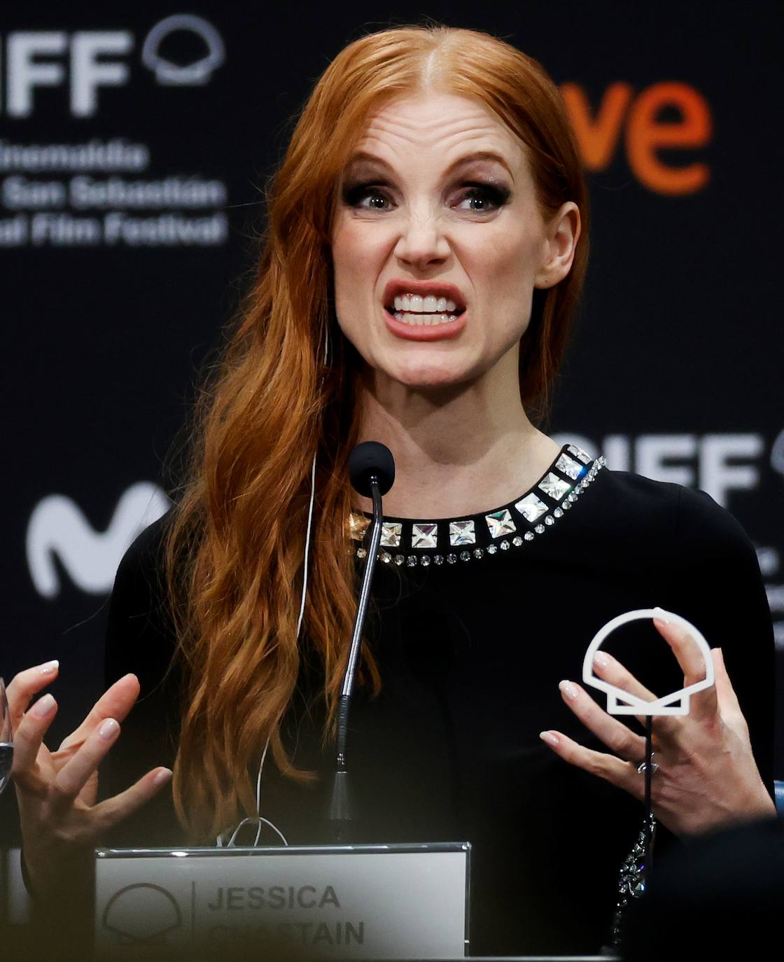 El equipo de 'The Eyes of Tamy Faye' presenta este viernes (16.00 horas) su película a concurso en la Sección Oficial del Zinemaldia. La actriz americana Jessica Chastain ha sido unas de las grandes atracciones del photocall que ha tenido lugar en la terraza del Kursaal.