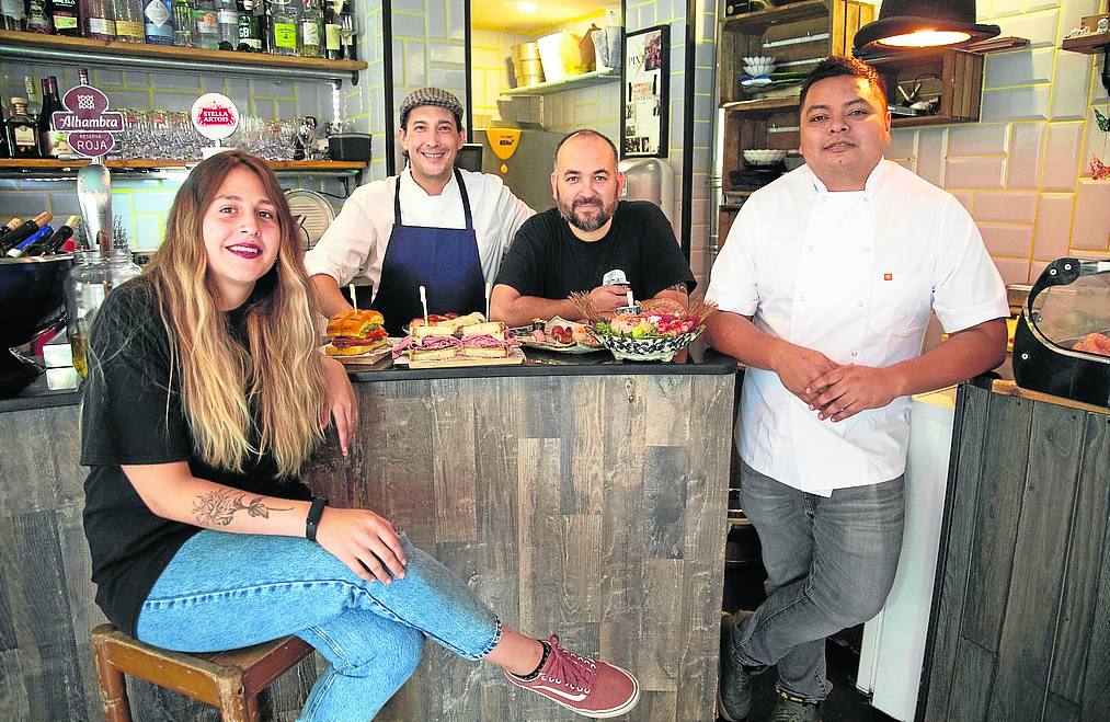 Eduardo Vergara y Sebastian Pincheira ofrecen en El Bombín y Kai Sushi Bar dos conceptos en un mismo espacio.