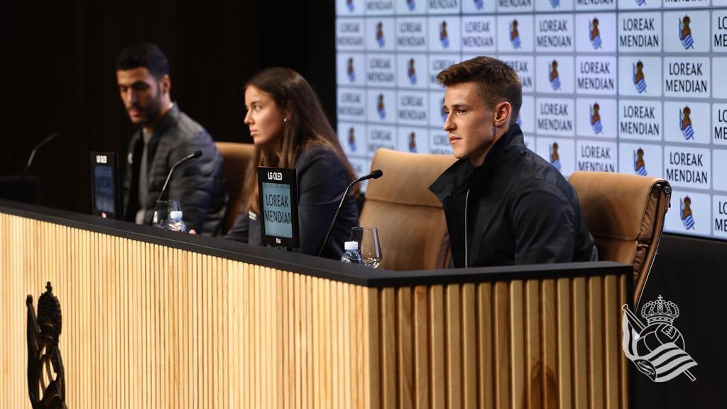 Fotos: Loreak Mendian y la Real Sociedad, juntos hasta 2023