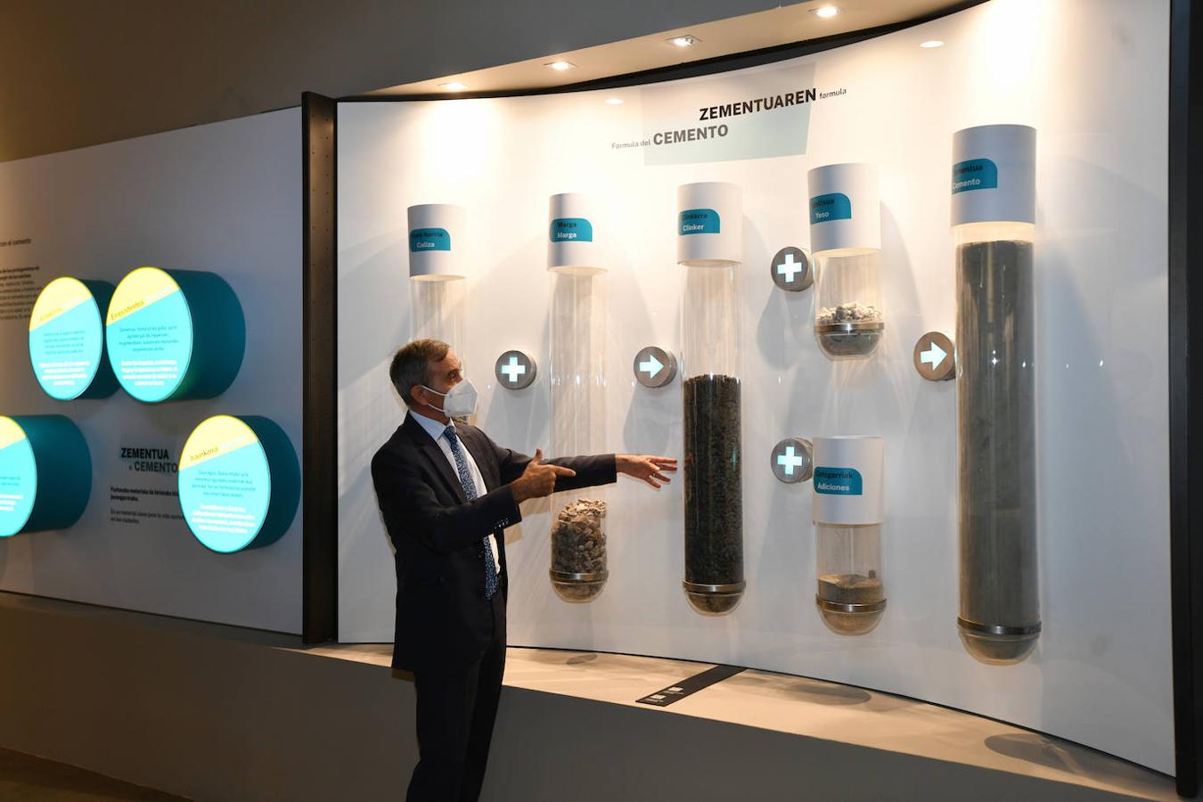 Fotos: El Lehendakari reconoce el «compromiso, vocación profesional y cultural» del Museo de Cementos Rezola