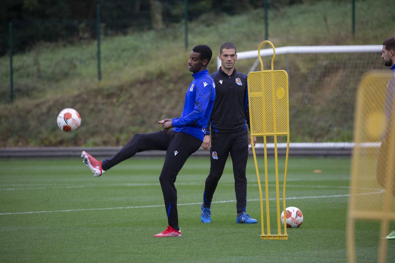 Fotos: Isak y Barrenetxea se unene al grupo; Merino y Le Normand no se entrenan