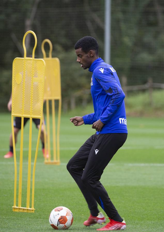 Fotos: Isak y Barrenetxea se unene al grupo; Merino y Le Normand no se entrenan