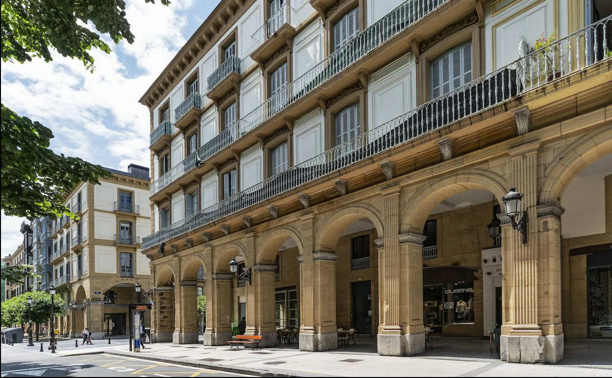 San Sebastián | Acusan a un hombre de violar a su perra en la Plaza de  Gipuzkoa | El Diario Vasco