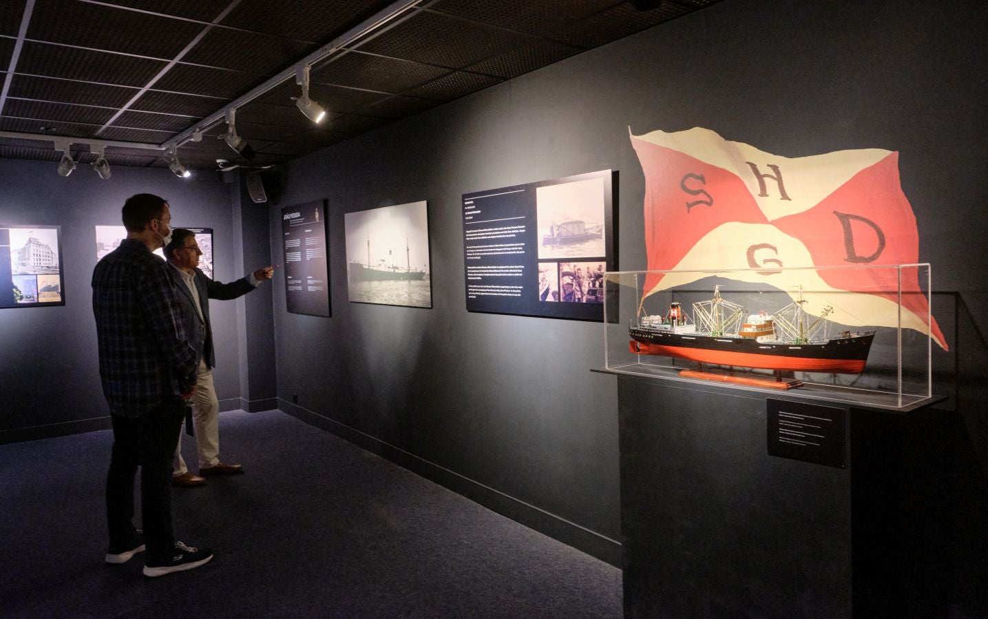 Fotos: El mercante alemán que se hundió en Monpás en 1942