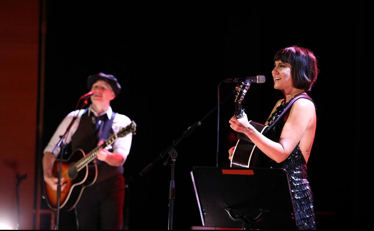 Juan Aguirre y Eva Amaral actúa el domingo en Donostia.