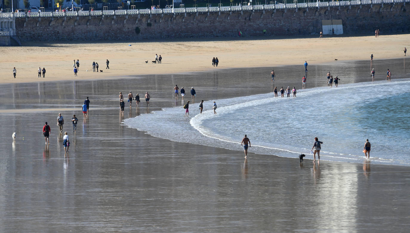 Fotos: Sol y cielos despejados en el primer día tras el fin de la emergencia sanitaria