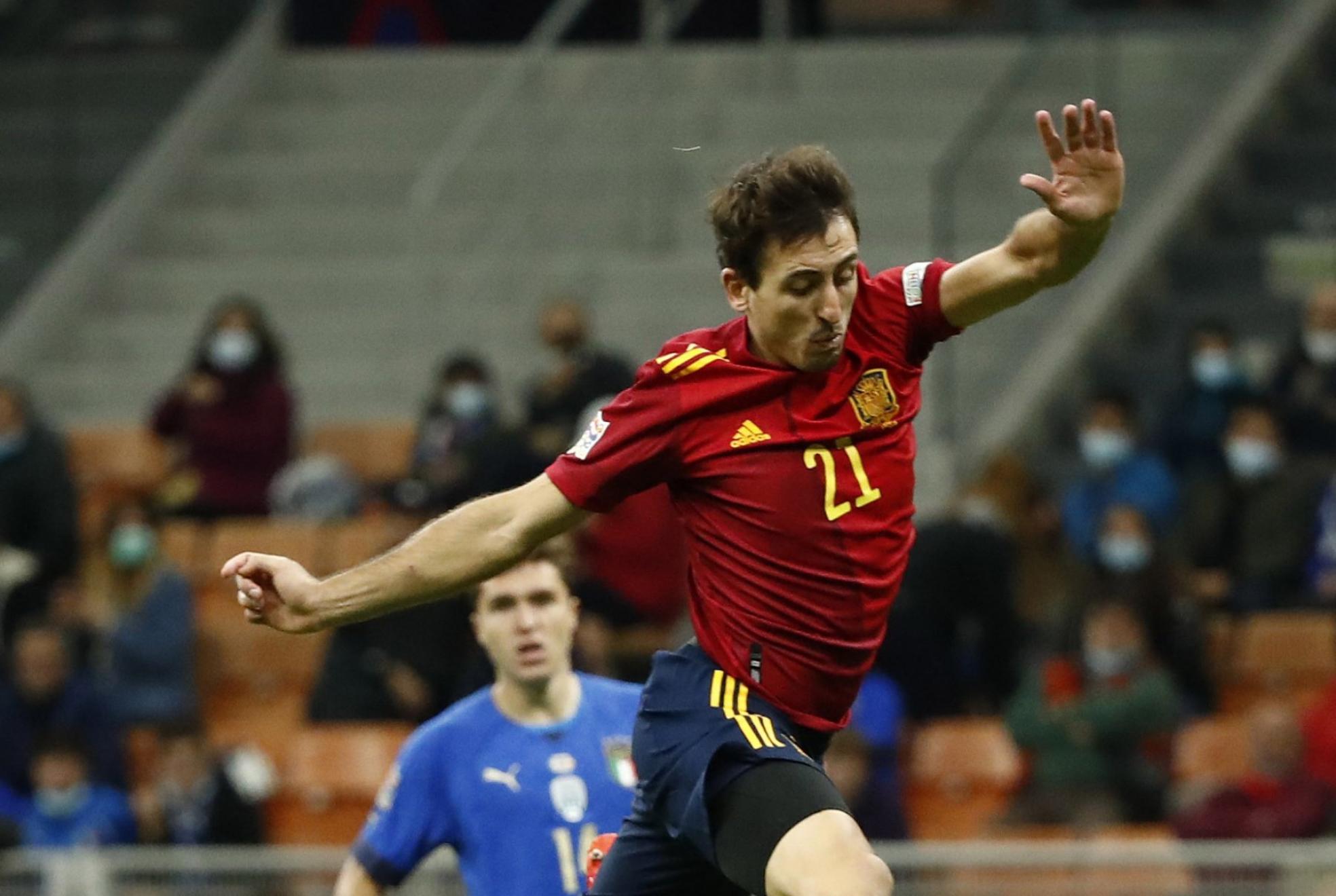 Faltó el gol. Donnarumma salva el tanto de Oyarzabal. REUTERS