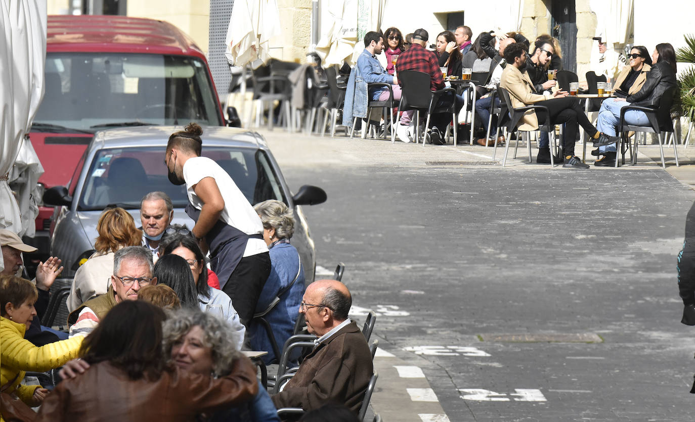Fotos: Turistas llenan las calles y la hostelería de Gipuzkoa