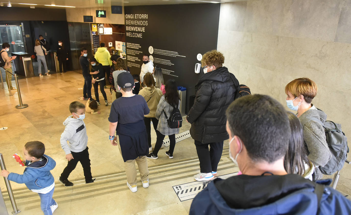 Fotos: Turistas llenan las calles y la hostelería de Gipuzkoa