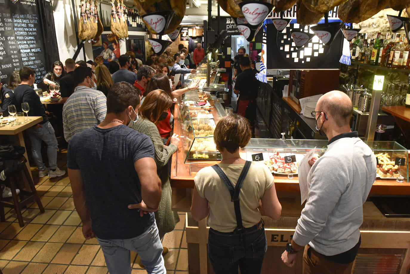 Fotos: Turistas llenan las calles y la hostelería de Gipuzkoa