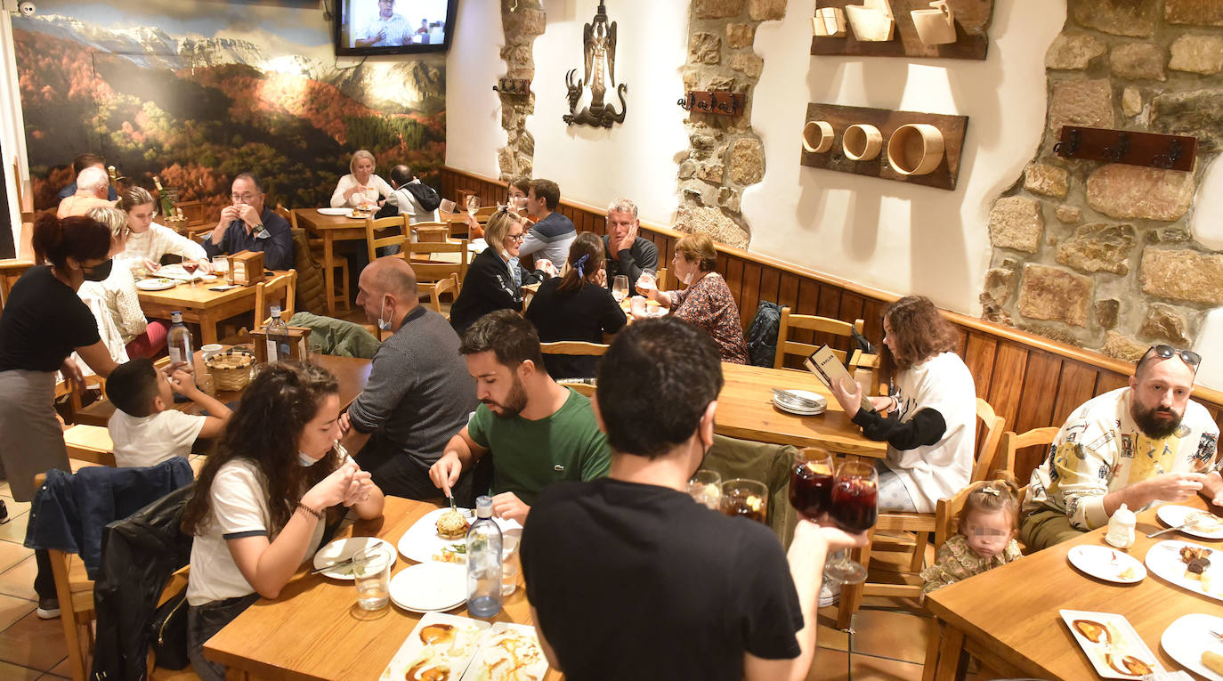 Fotos: Turistas llenan las calles y la hostelería de Gipuzkoa