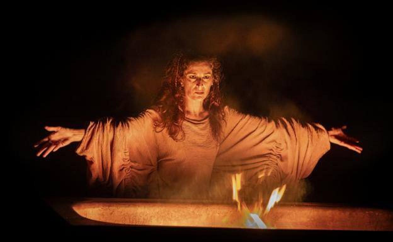 La compañía Atalaya representa hoy en Irun su aplaudido montaje 'Elektra.25'