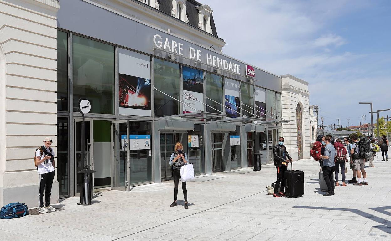 Iparralde permite ya entrar a museos y restaurantes sin el protector con el certificado Covid