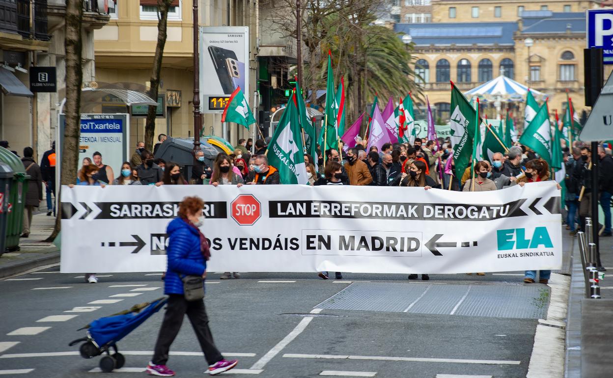 Una de las últimas movilizaciones de ELA en la calle Urbieta de San Sebastián. 