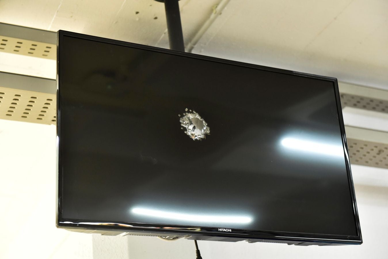 Fotos: Un hombre armado irrumpe en el campus de Leioa de la UPV/EHU