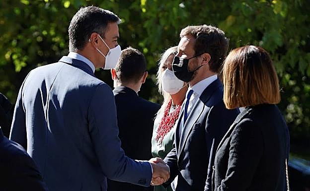 El CIS recorta en casi tres puntos la distancia entre el PP y el PSOE