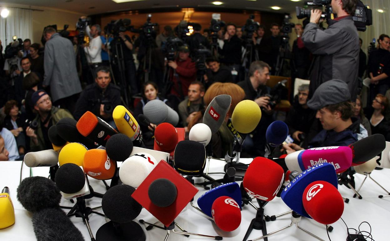 Don Evaristo se convirtió en una estrella ante los micrófonos. 