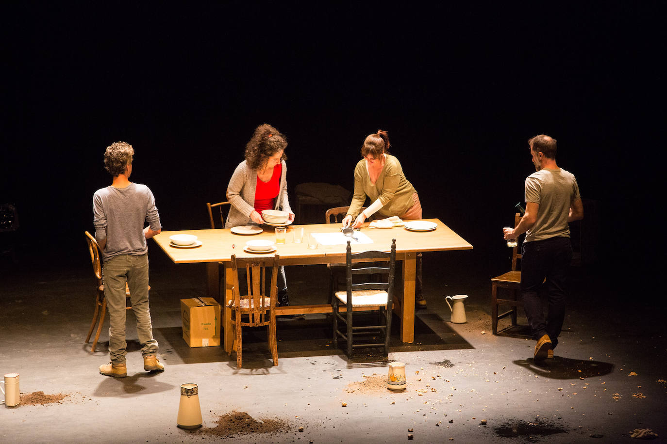 Fotos: Teatro documental en Irun sobre la violencia en Euskadi