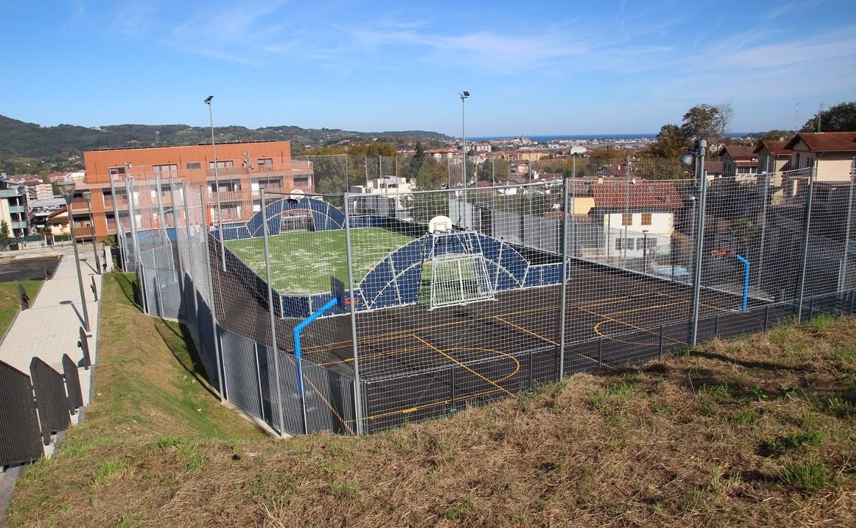 Las nuevas pistas deportivas en Oinaurre ya están abiertas.