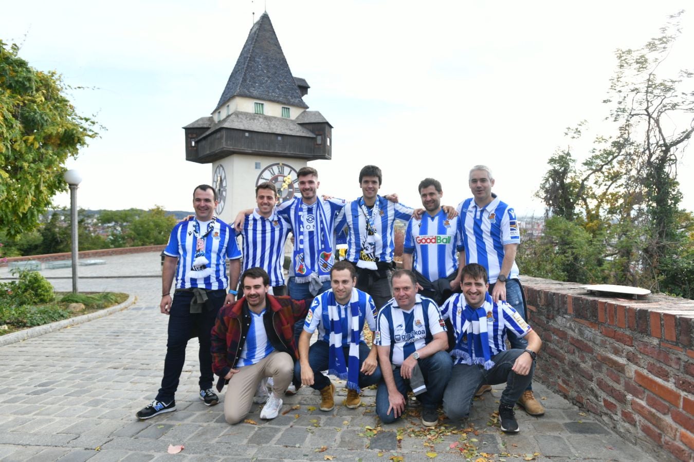 Los aficionados de la Real Sociedad se dejaron ver en las calles de la ciudad austriaca en las horas previas al decisivo choque ante el Sturm Graz. 