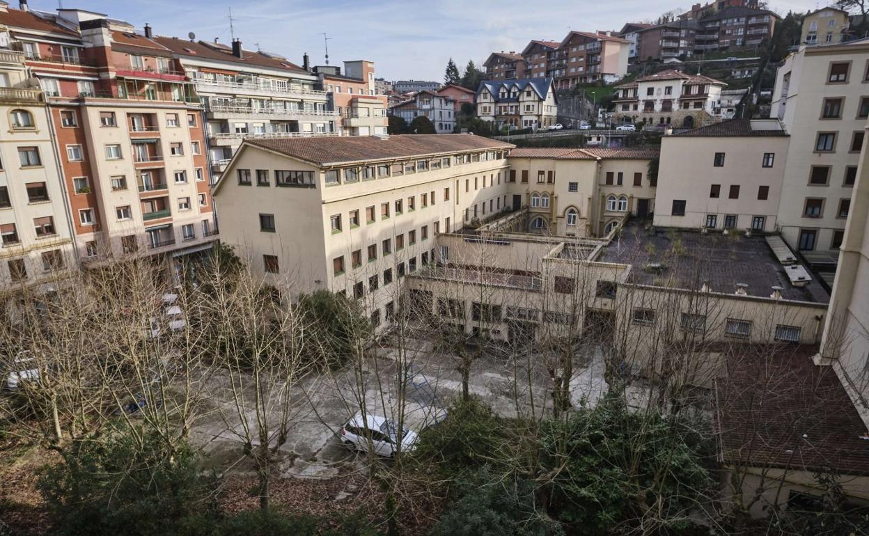 Vista de la parcela de la congregación de María Inmaculada, donde está previsto levantar un hotel. 