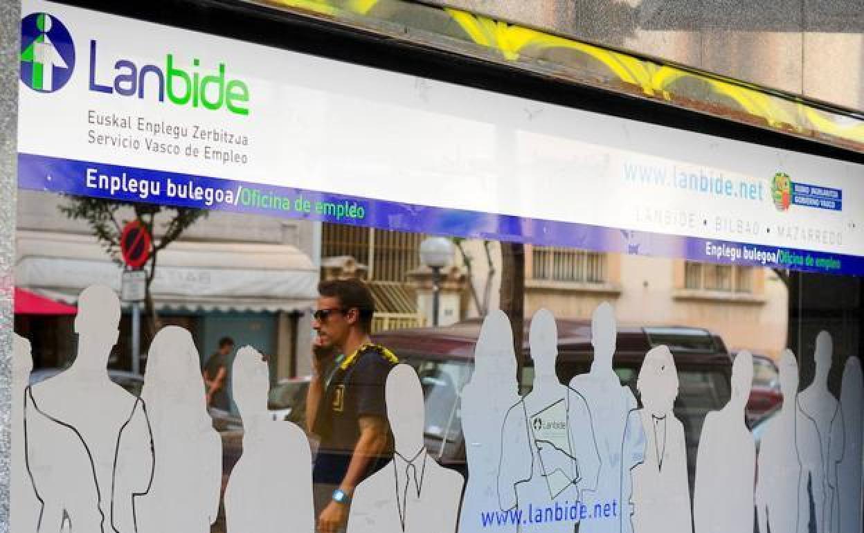 El paro desciende en Euskadi al 8,9%, la tasa más baja desde 2010