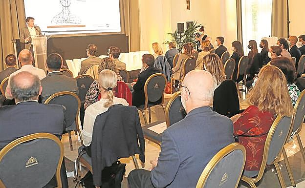 El Salón Ibaia acogió un evento presentado por Xabi Pérez.