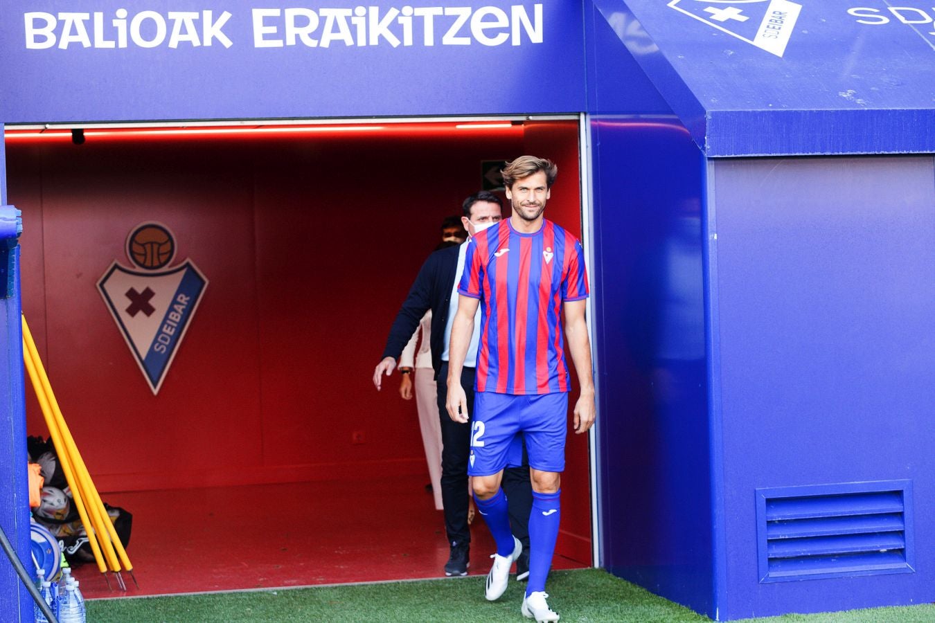 Fotos: Llorente se viste por primera vez de azulgrana