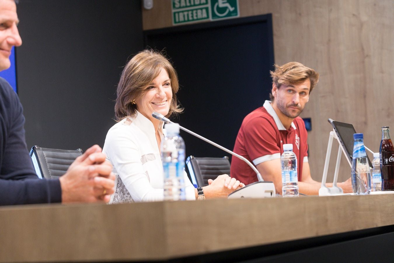 Fotos: Llorente se viste por primera vez de azulgrana