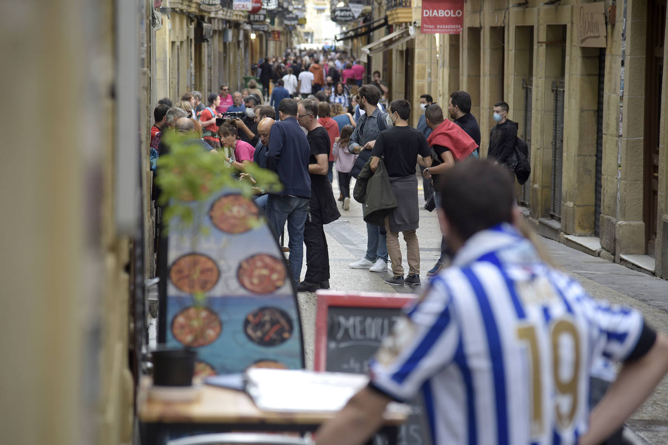 Fotos Real Sociedad - Athletic: Gran ambiente en los alrededores de Anoeta antes del derbi