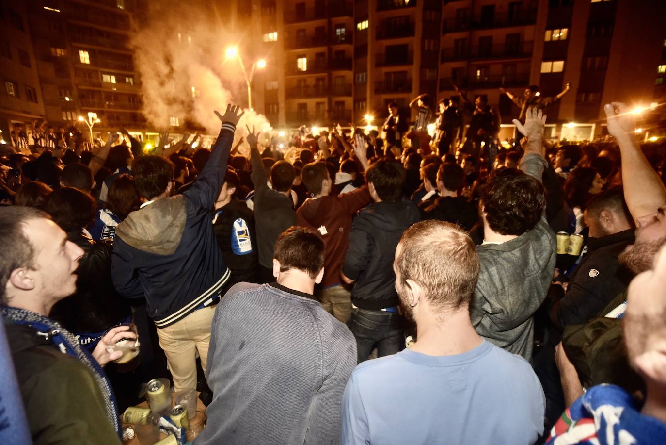 Fotos Real Sociedad - Athletic: Gran ambiente en los alrededores de Anoeta antes del derbi