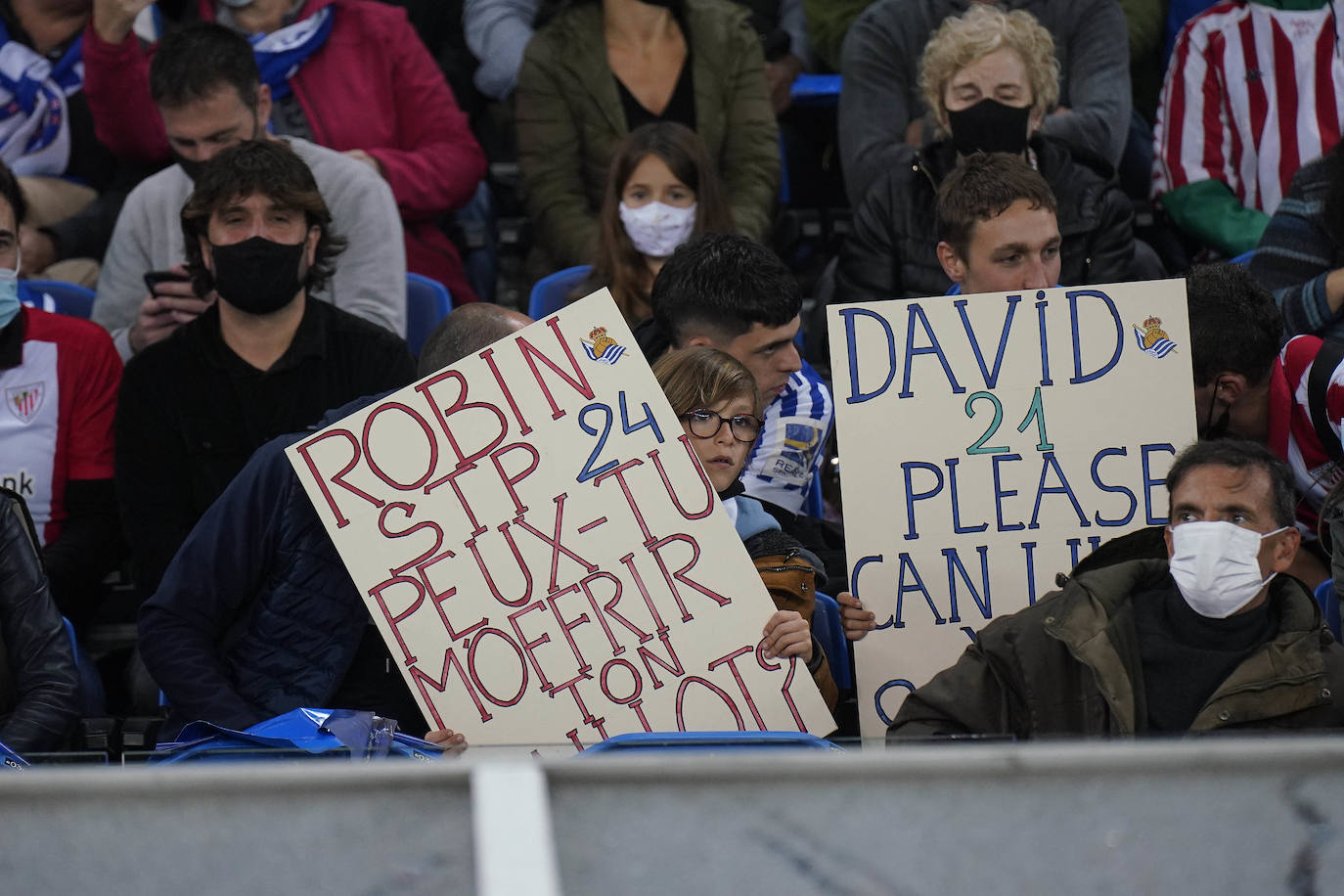 Fotos: Ambiente espectacular en Anoeta para disfrutar del derbi