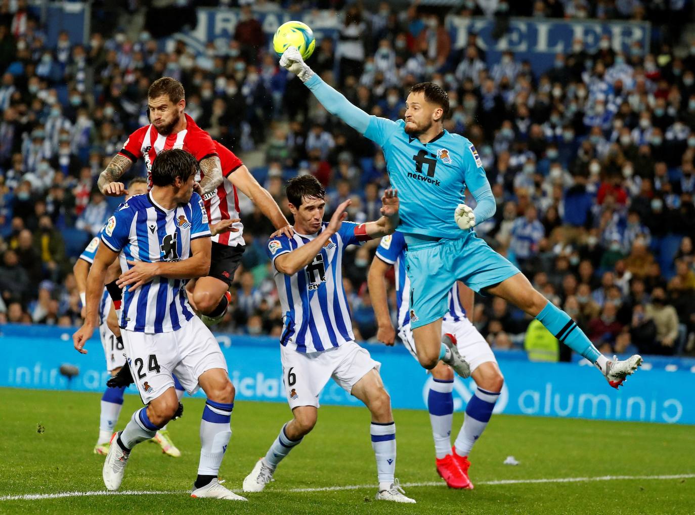 Fotos Real Sociedad - Athletic: Las mejores imágenes del derbi entre la Real Sociedad y el Athletic