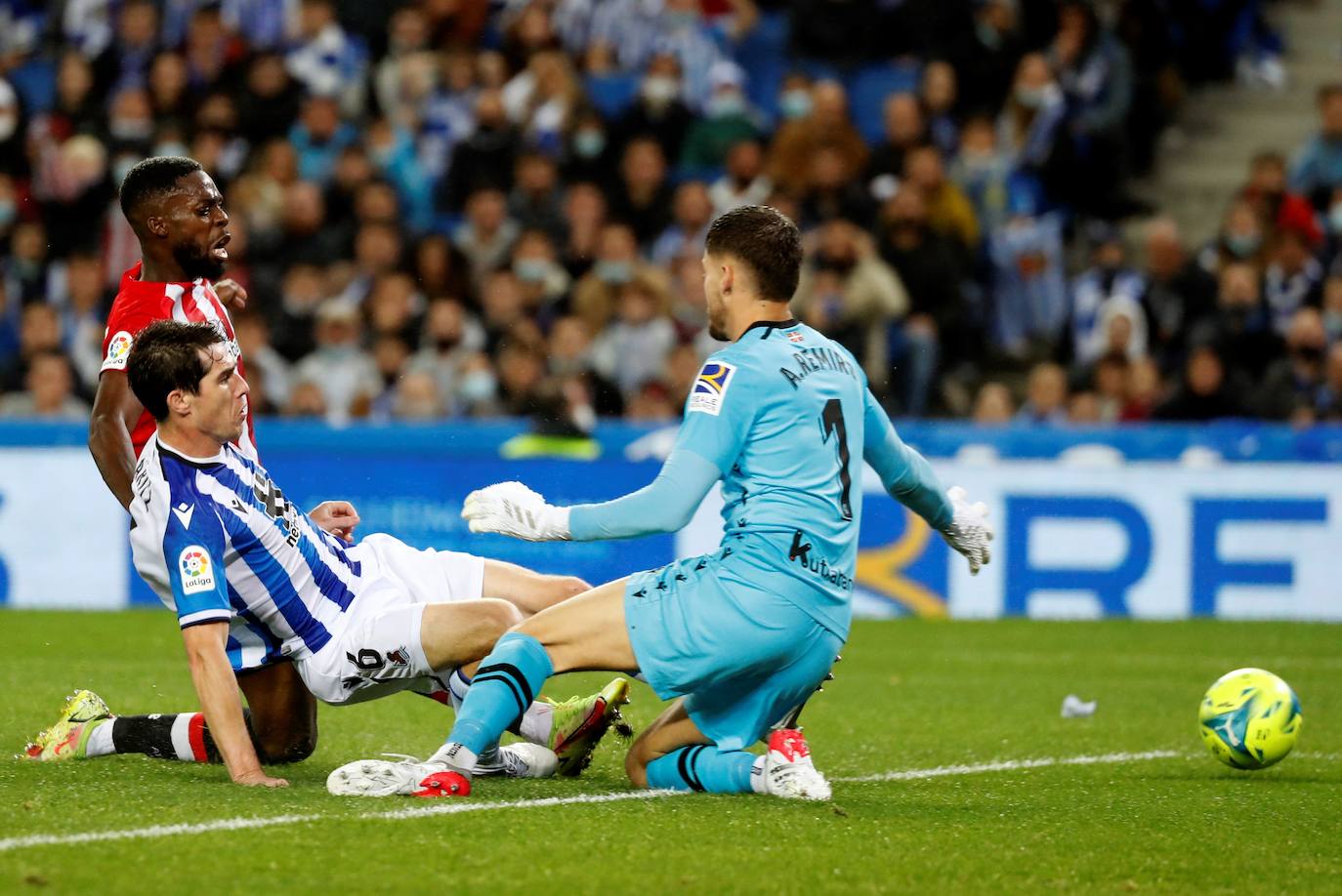 Fotos Real Sociedad - Athletic: Las mejores imágenes del derbi entre la Real Sociedad y el Athletic