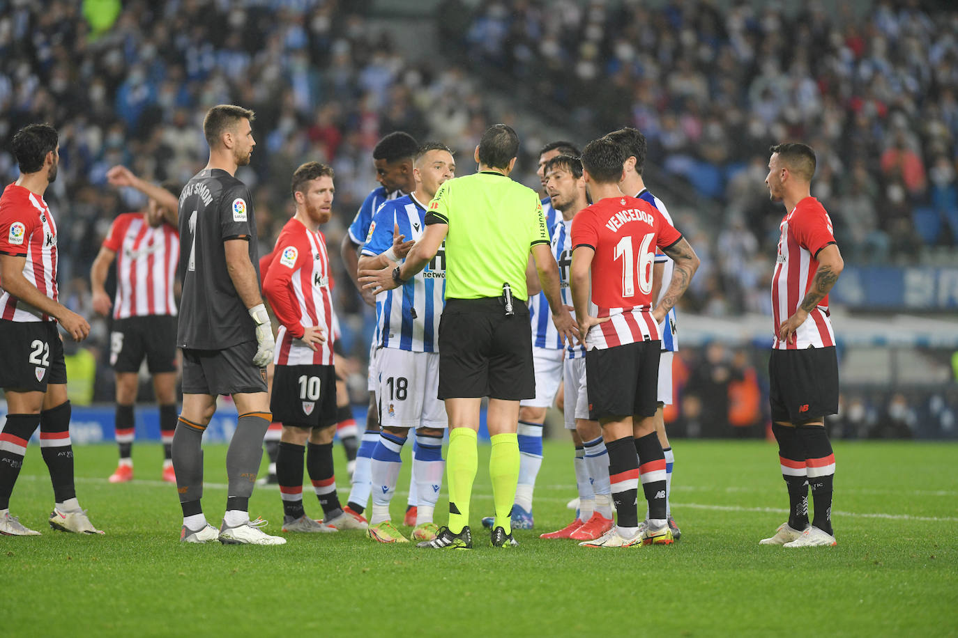 Fotos Real Sociedad - Athletic: Las mejores imágenes del derbi entre la Real Sociedad y el Athletic