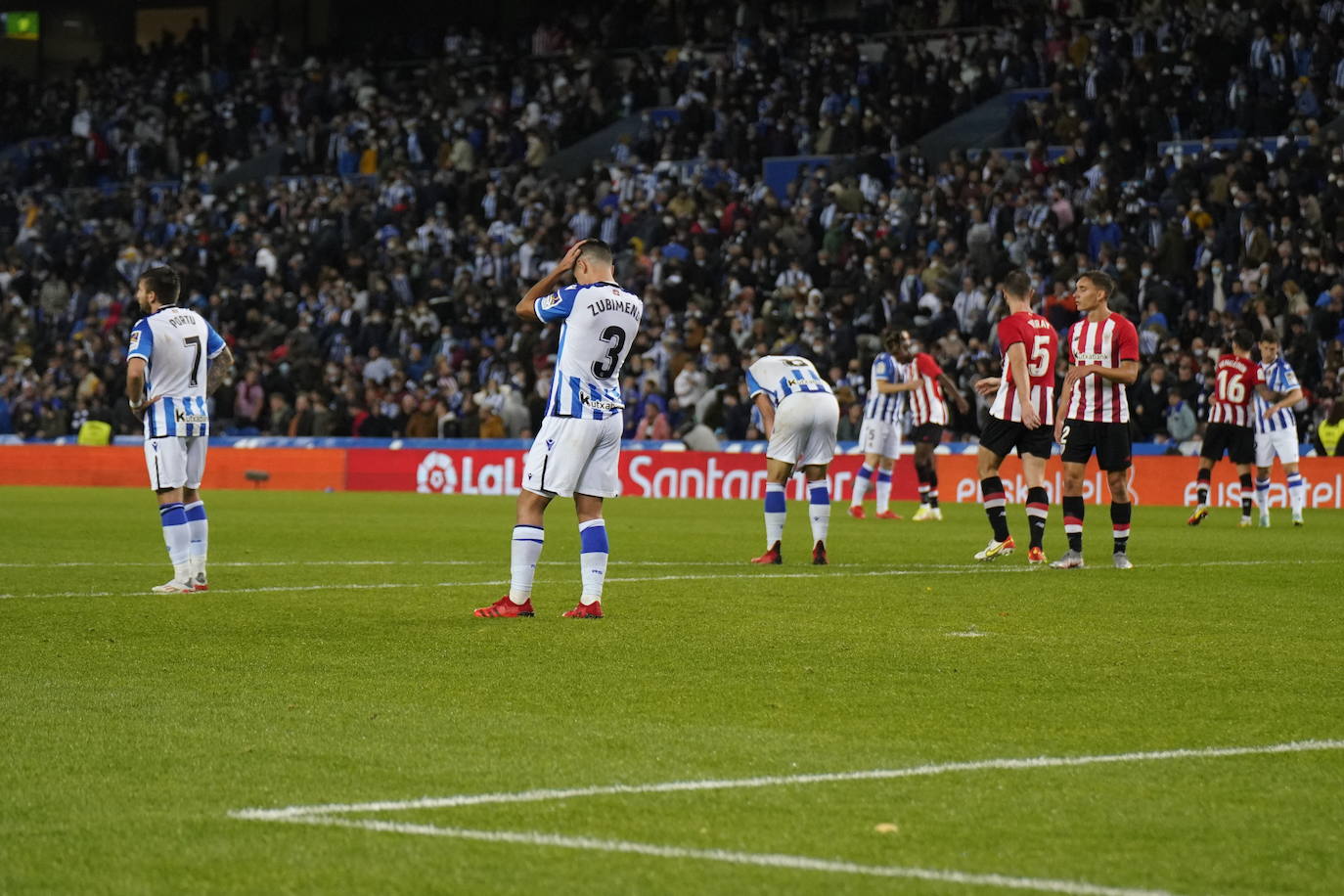 Fotos Real Sociedad - Athletic: Las mejores imágenes del derbi entre la Real Sociedad y el Athletic