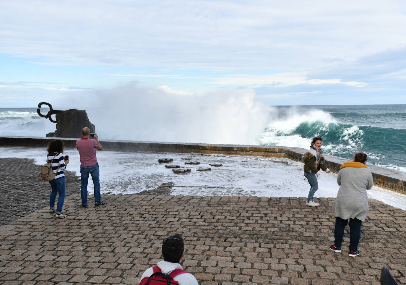 Fotos: Activan el aviso amarillo por galerna para esta tarde